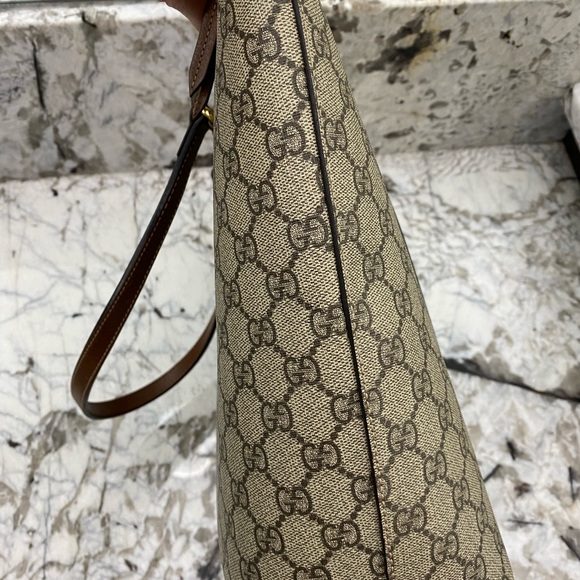 Gucci Supreme Tote - Picture 10 of 16